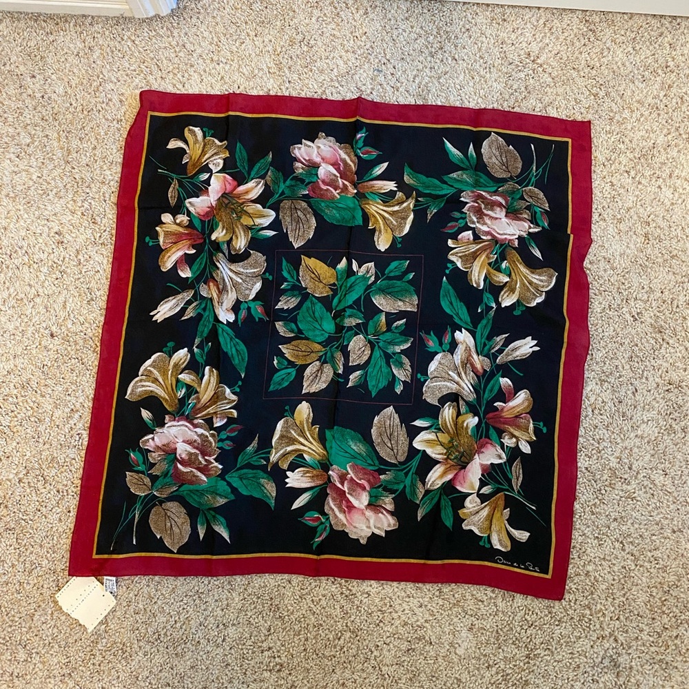 Vintage new Oscar de la Renta scarf